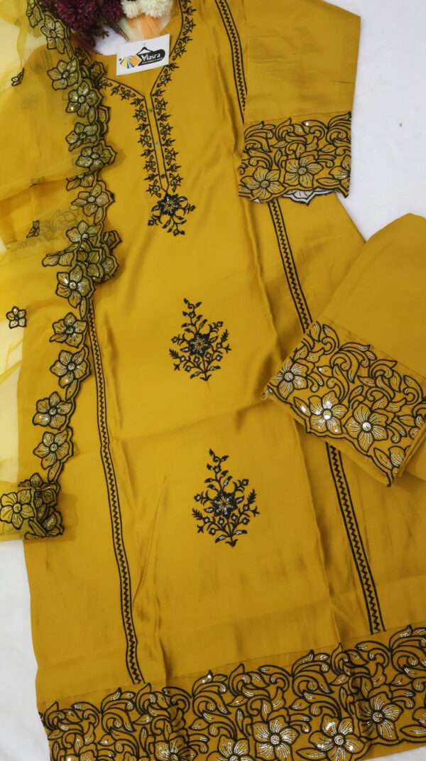 Kurta Pant with Dupatta - Image 5