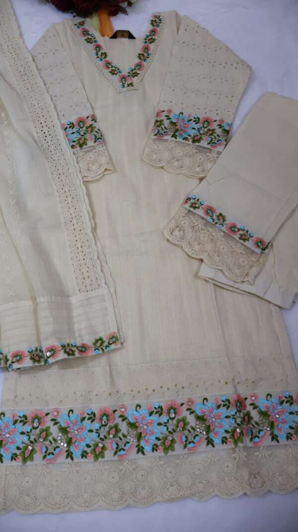 Kurta Pant with Dupatta - Image 3