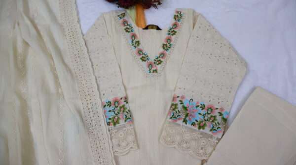 Kurta Pant with Dupatta - Image 4